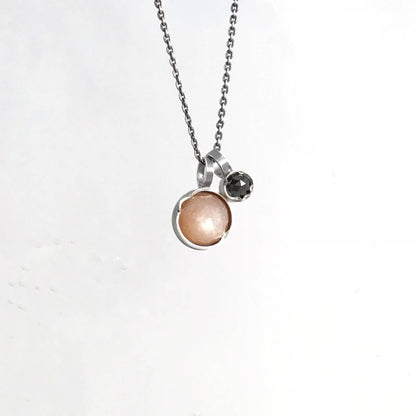 Eclectic Ethos Guide Necklace - Peach &amp; Black