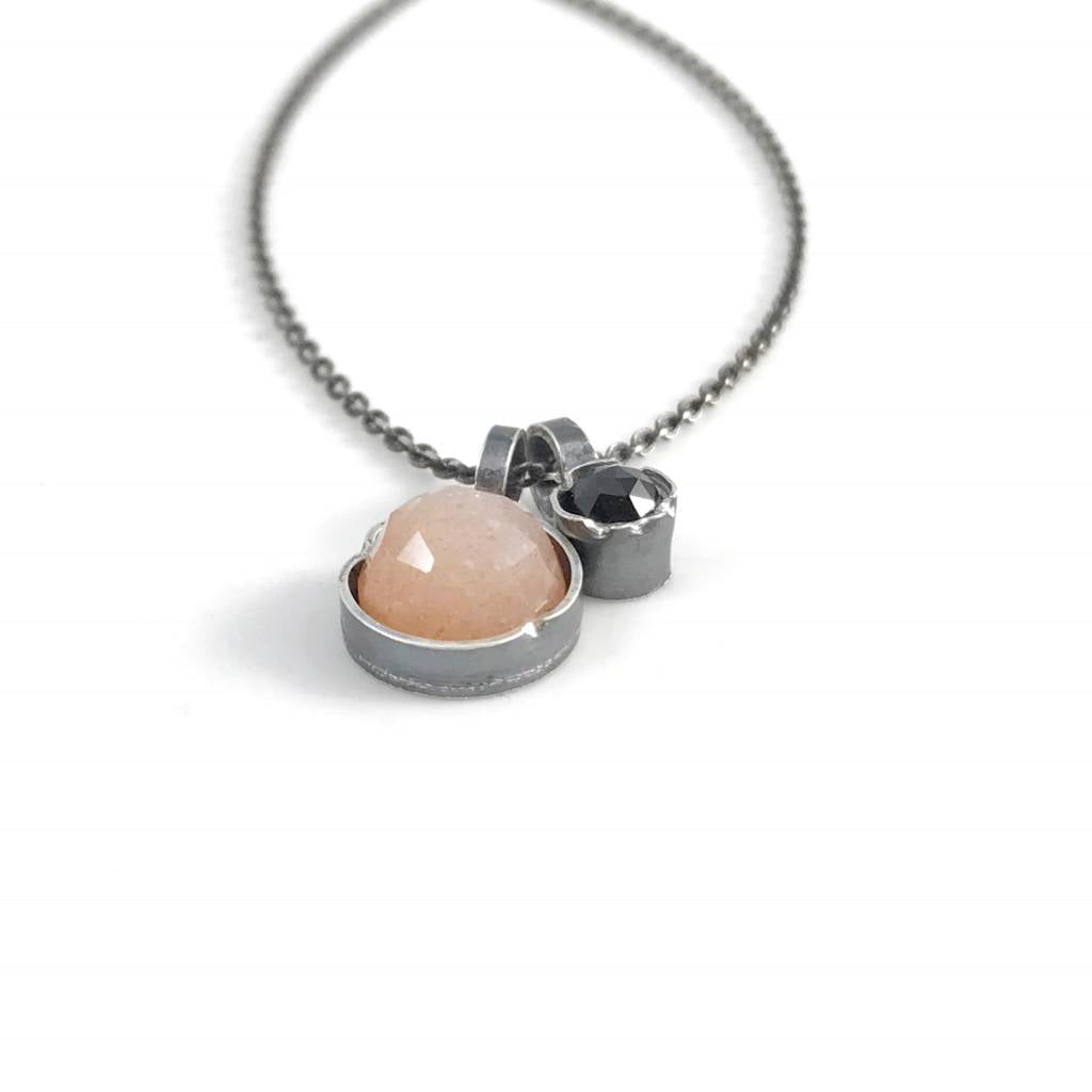 Eclectic Ethos Guide Necklace - Peach &amp; Black