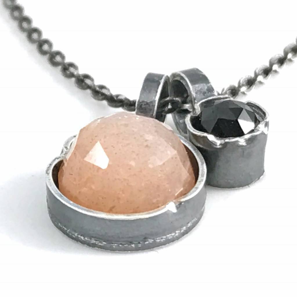 Eclectic Ethos Guide Necklace - Peach &amp; Black