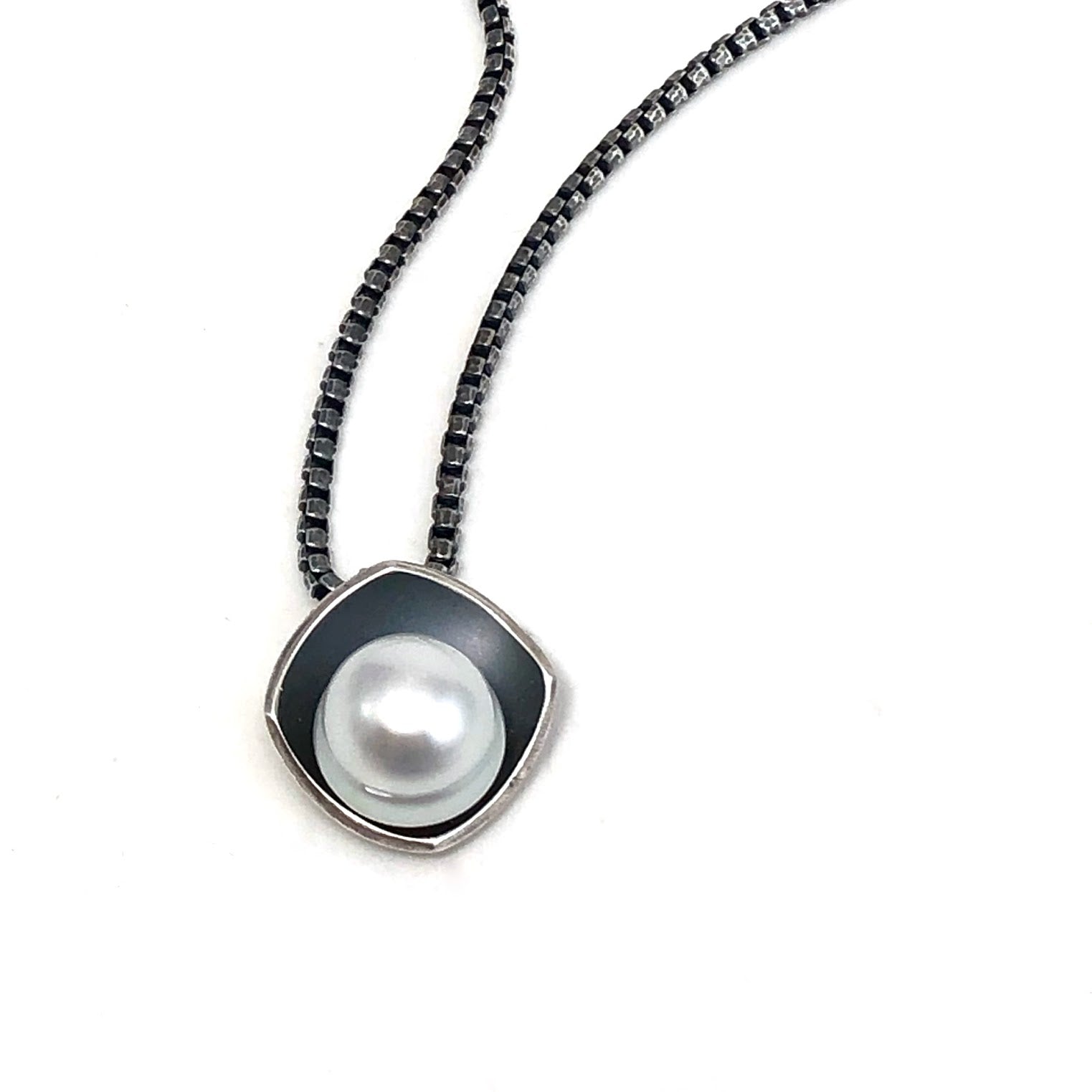 Fortis Pearl Pendant